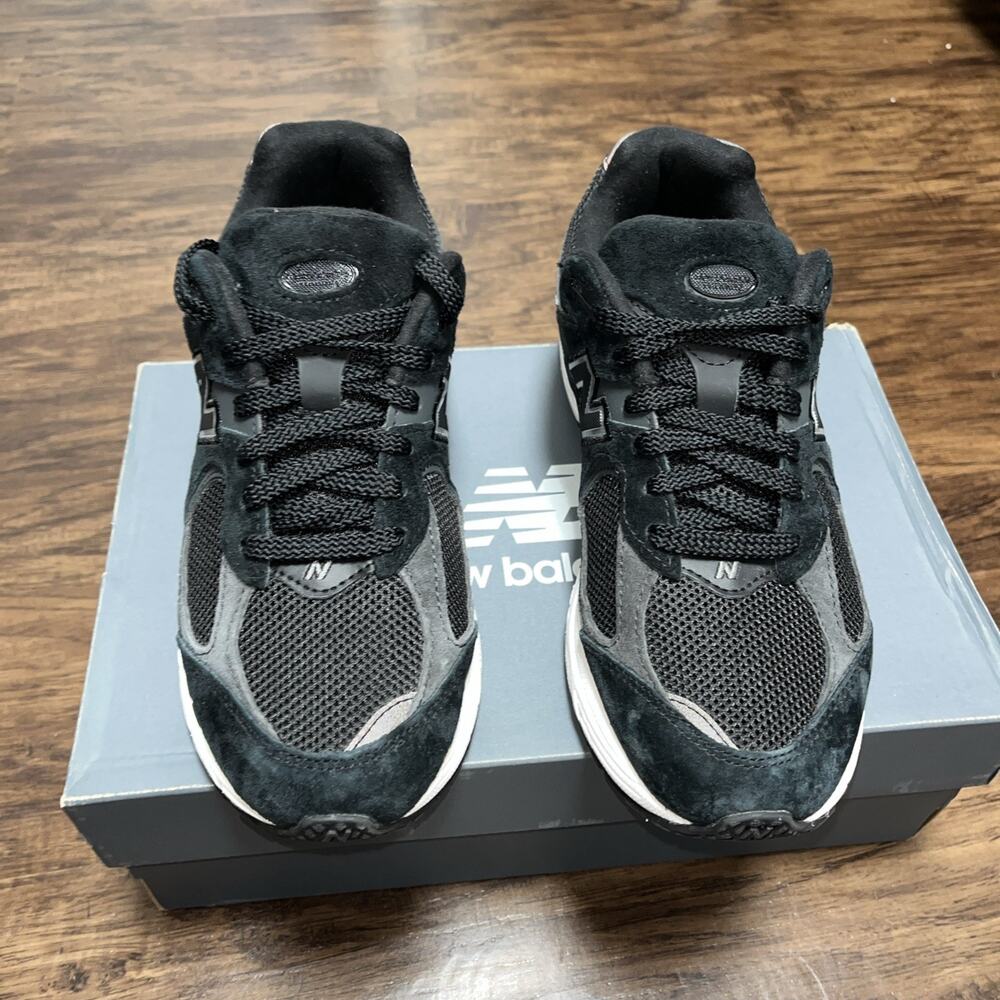 New Balance 2002R Women’s Black Gunmetal FLAWLESS Size 9 - Picture 4 of 8